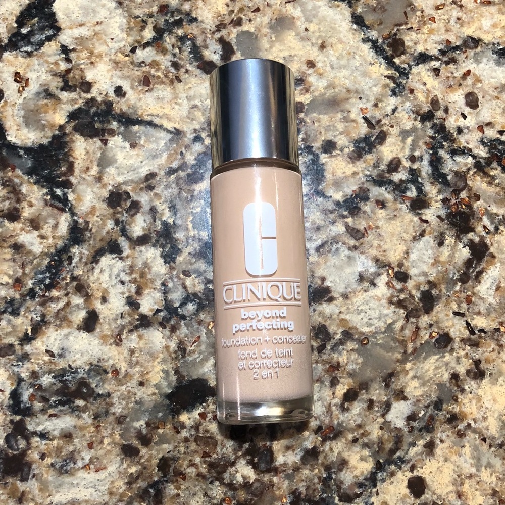 Clinique Beyond Perfecting Foundation + Concealer